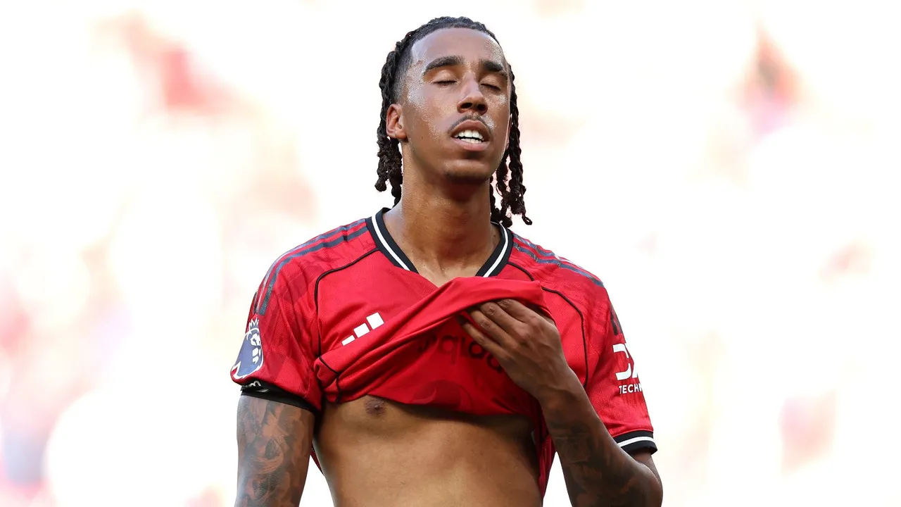 يقول بول سكولز إن على مانشستر يونايتد بيع ليني يورو وسبعة لاعبين آخرين من الفريق في نافذة الانتقالات الصيفية.